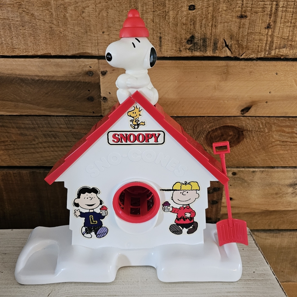 Vintage 1999 Snoopy & Friends Sno-cone Machine - Picture 3 of 14